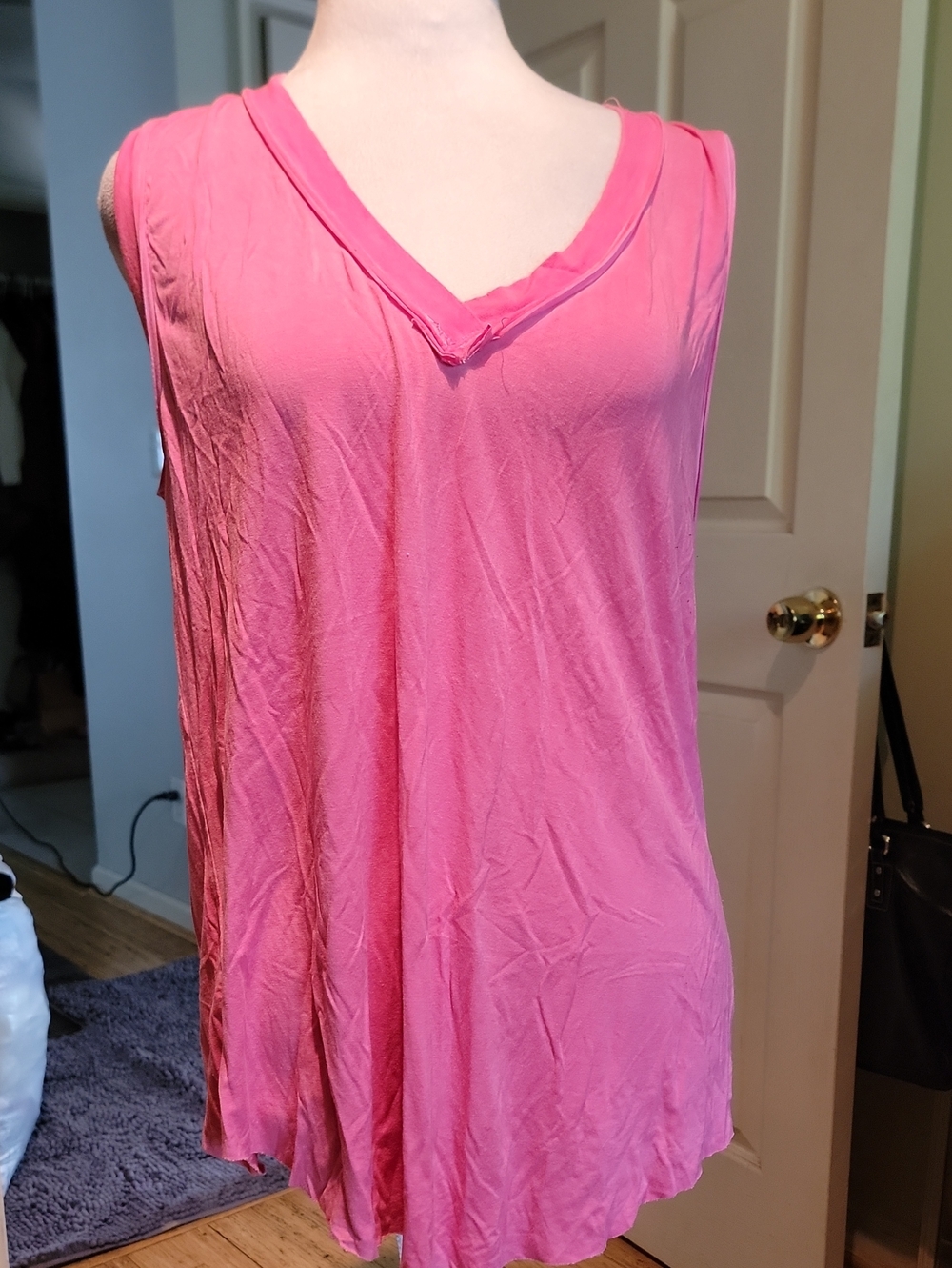 LA MIEL Sleeveless V-Neck Tank Top in Hot Pink